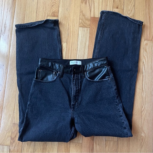 Abercrombie & Fitch Jeans - Picture 1 of 4